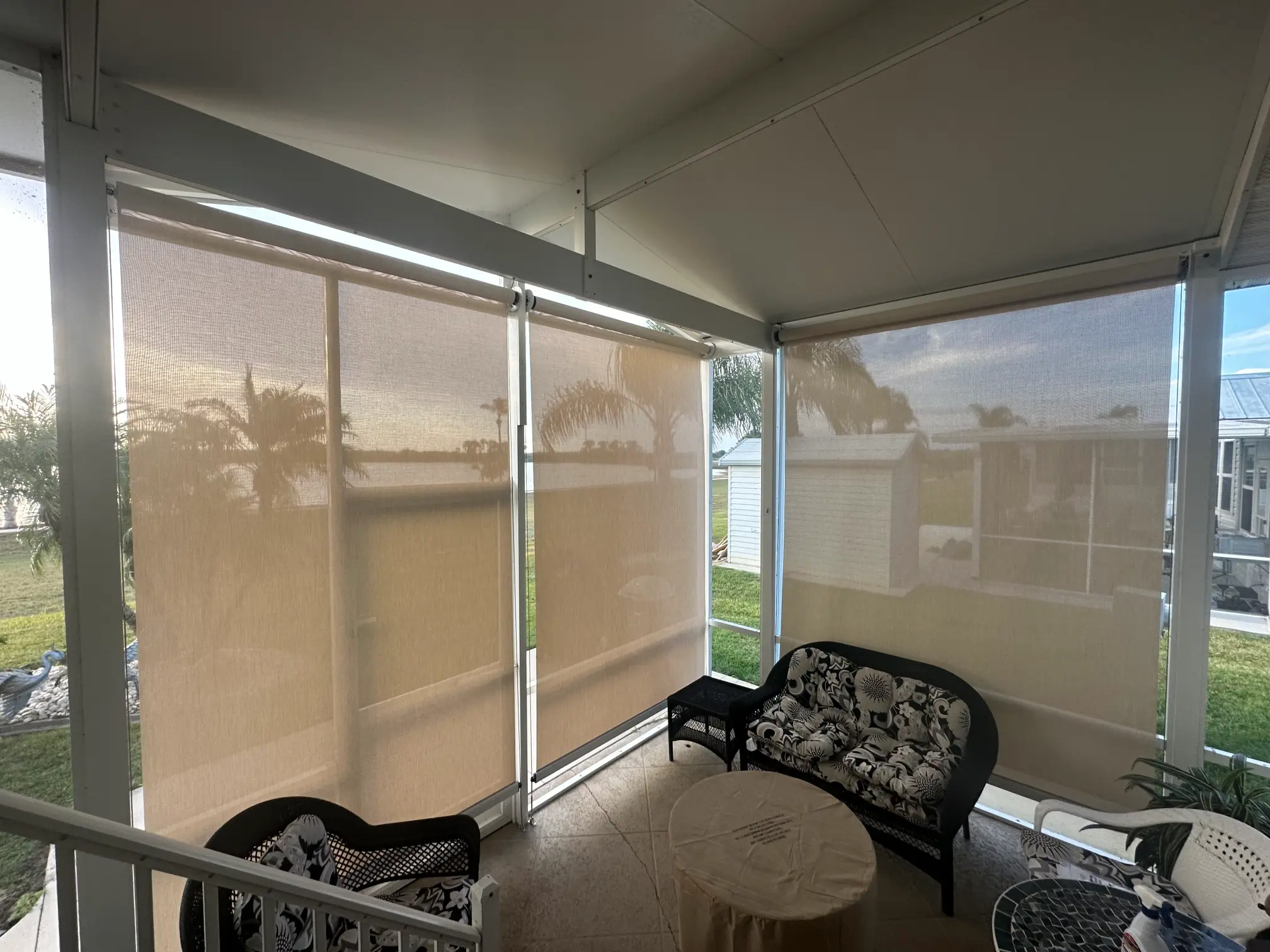 Motorized Screens Are Perfect For Outdoor Kitchens